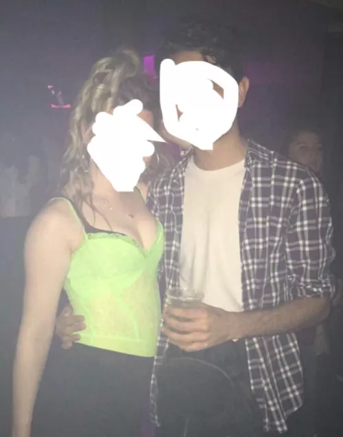 23 [MF4A] bi. My gf told me to find guys for us to have fun with when she’s next here. Hmu with face if interested, mine on story. Sc: Dourtbou23