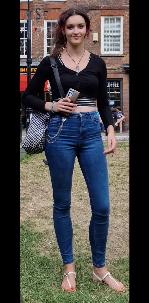 Anyone wanna get her pregnant (22)