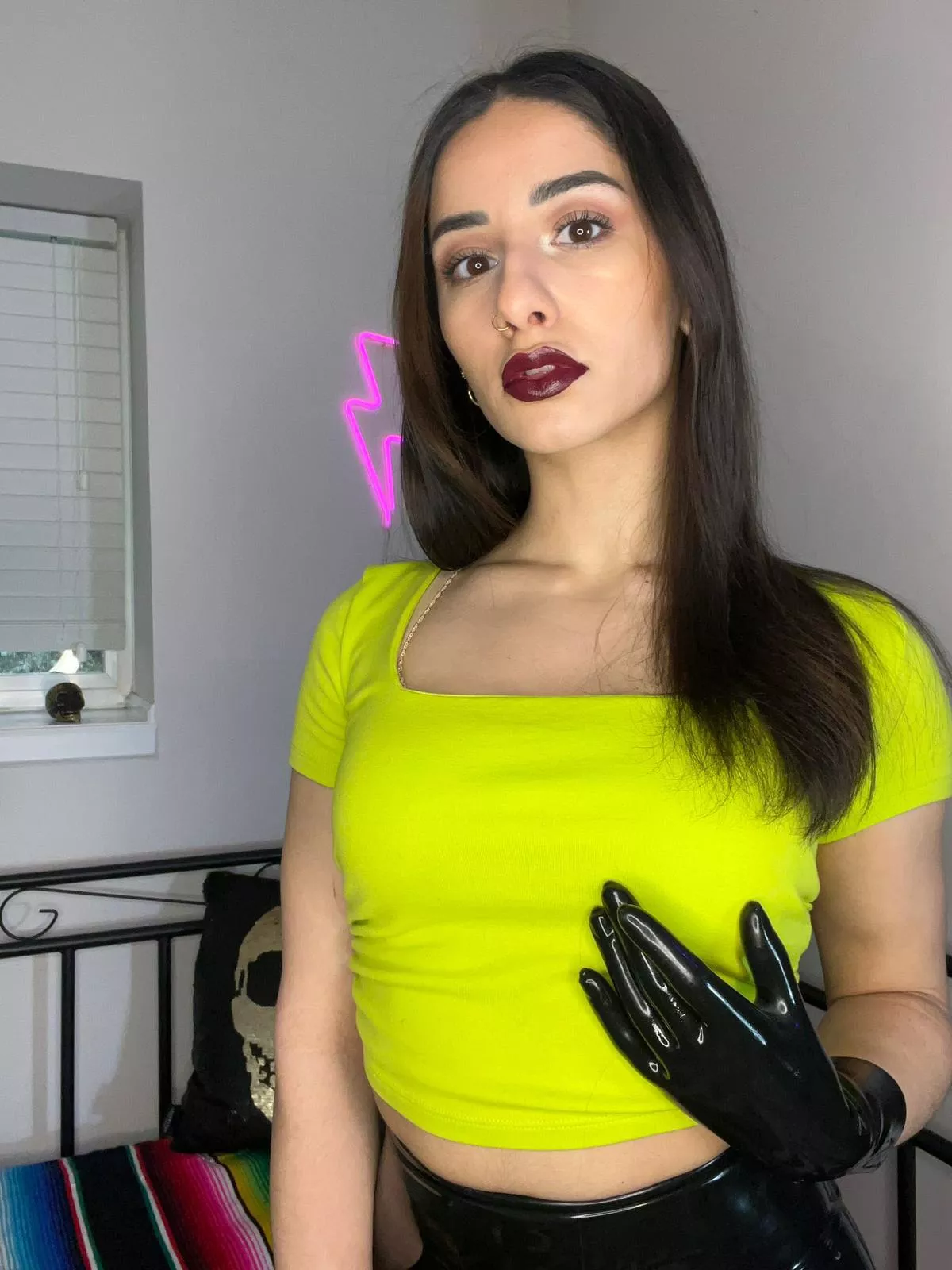 Approach correctly if you want to be completely feminized into a full sissy slut. Snap : MissourieSanne KIK - j_coraxxx