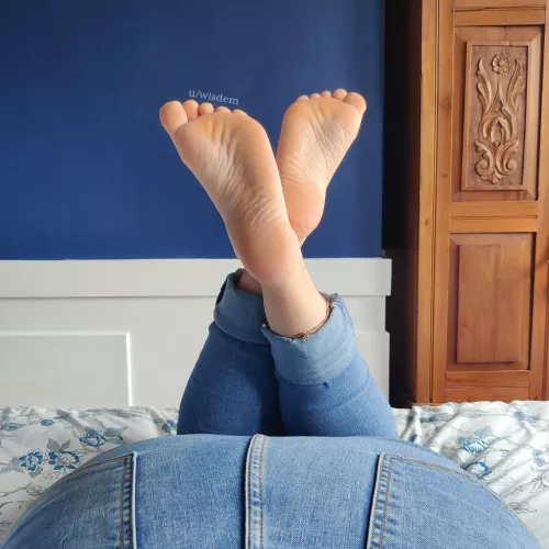 Bury your what in them: 👃, 👅 or 🍆?