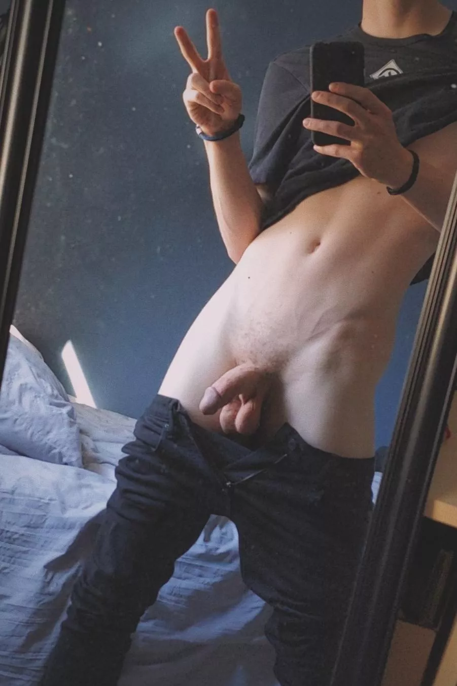 Dirty mirror, dirty pose