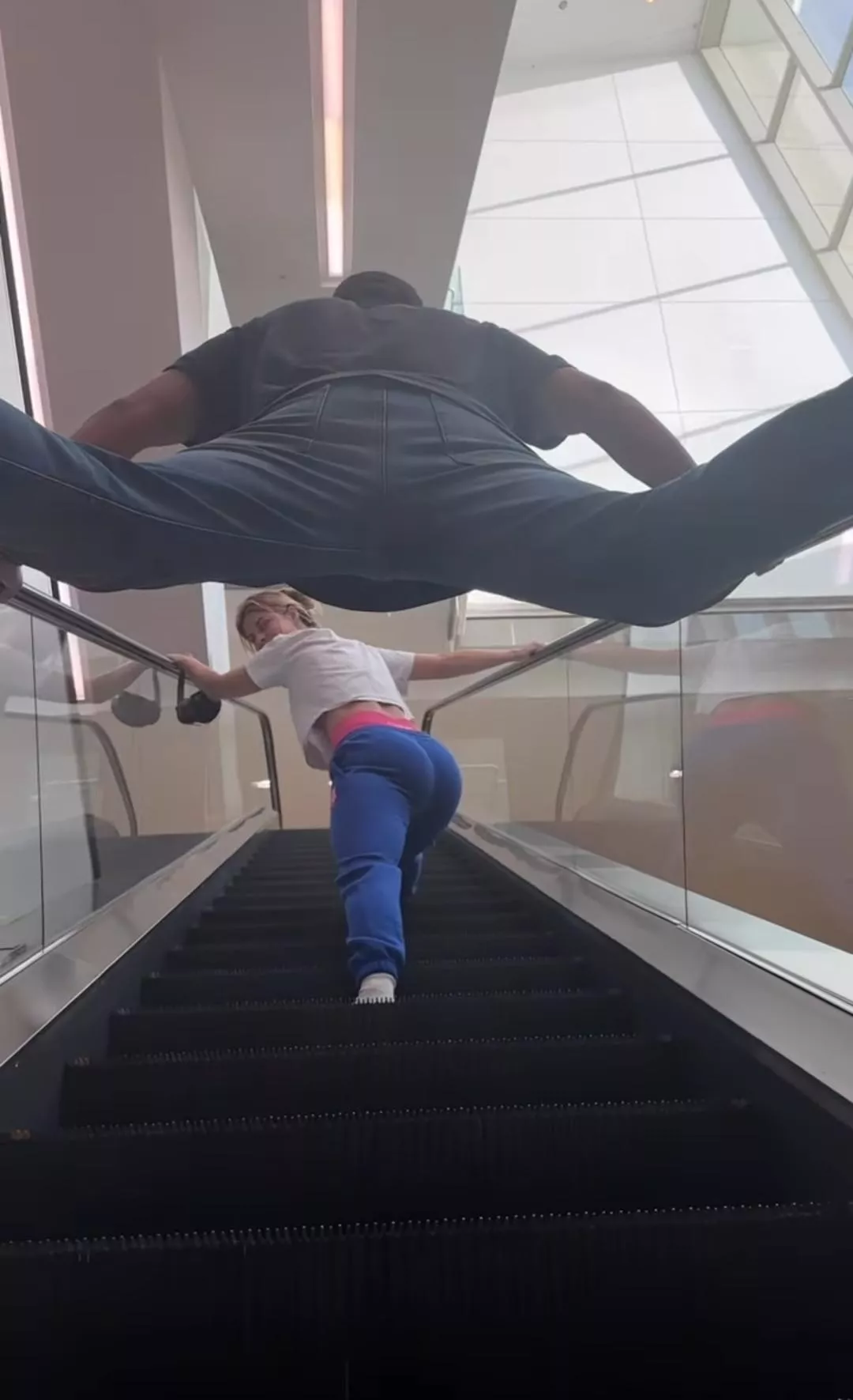 Hannah Stockings big bunda and a guy going in for the kill