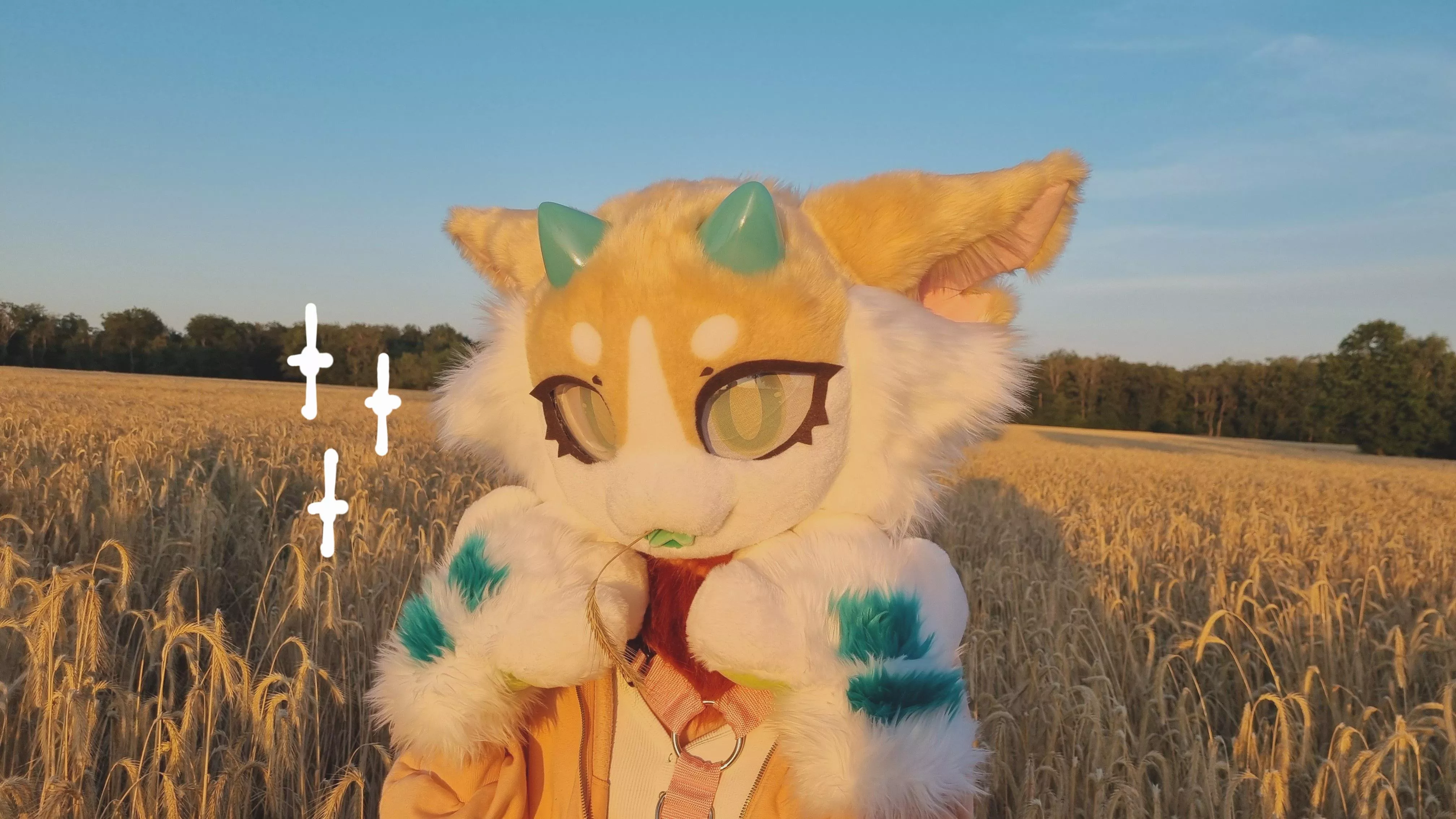 Happy Fursuit Friday 🌱🌈