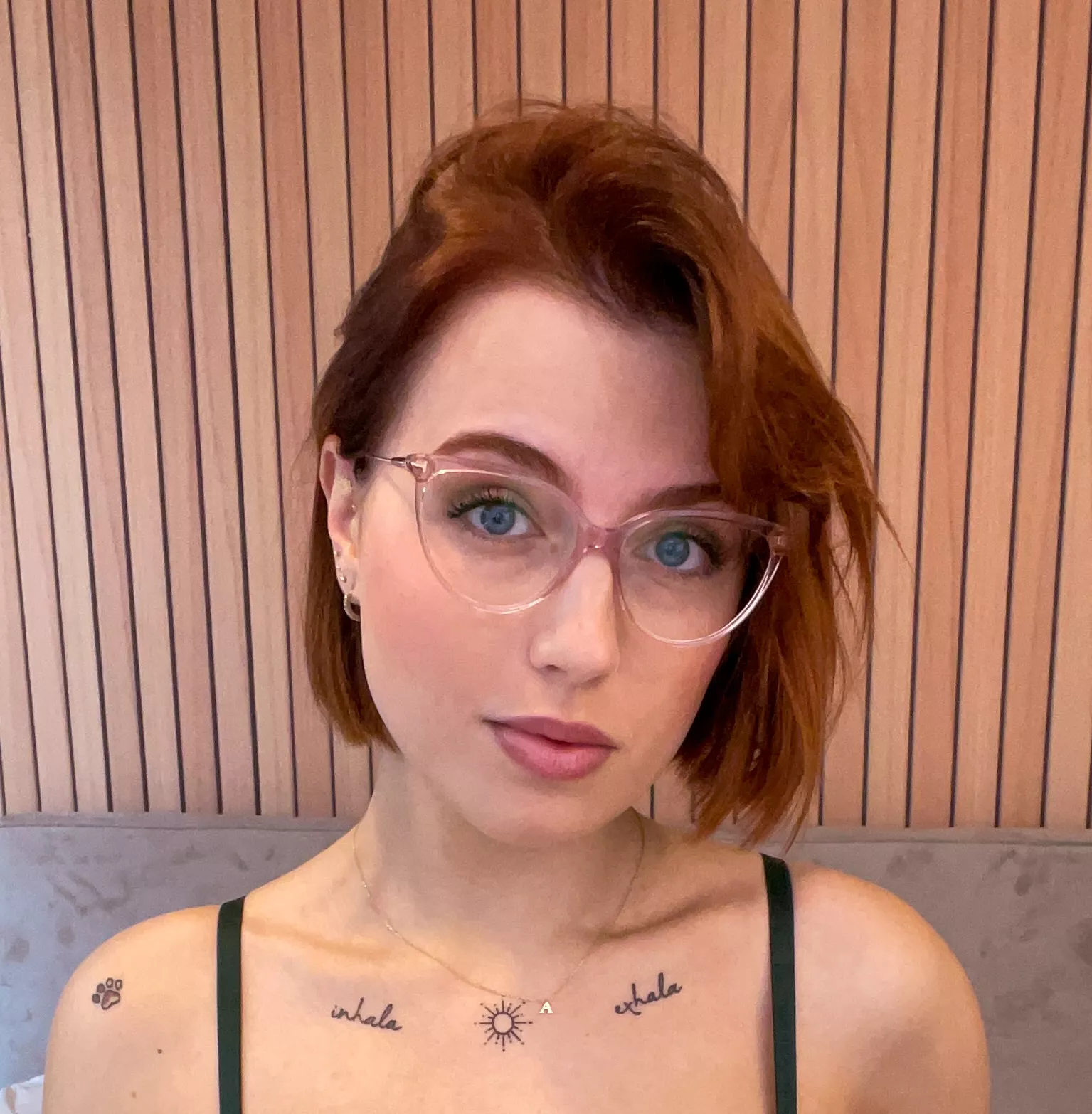 Hello, I'm a 30 Y/o stepmom that doesn't truly fell confident with his face :)