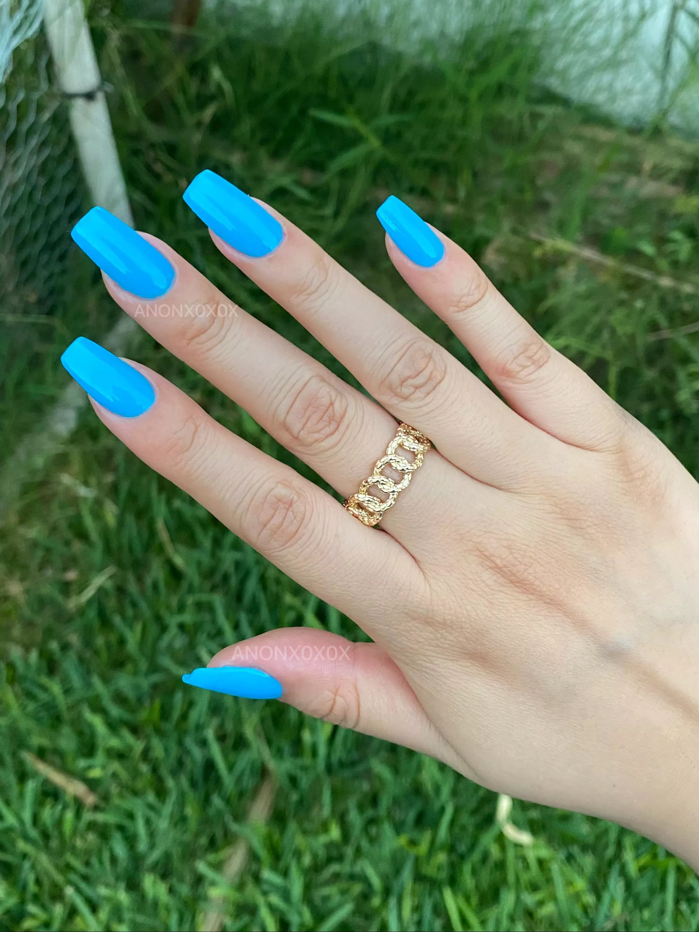 Imagine what my hand would look like giving you a HJ? 💙