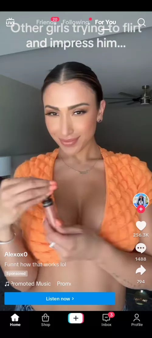 KLL WHO?? Do y'all know a 🌽✨ who looks like her?