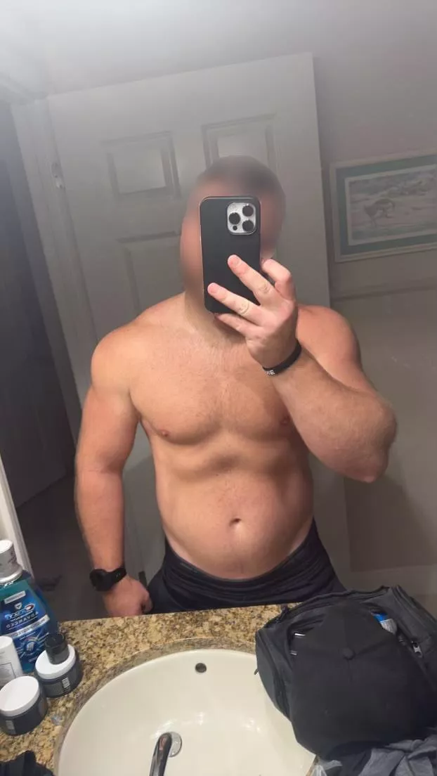 Should I lose more clothes? Encourage me, bro ;)