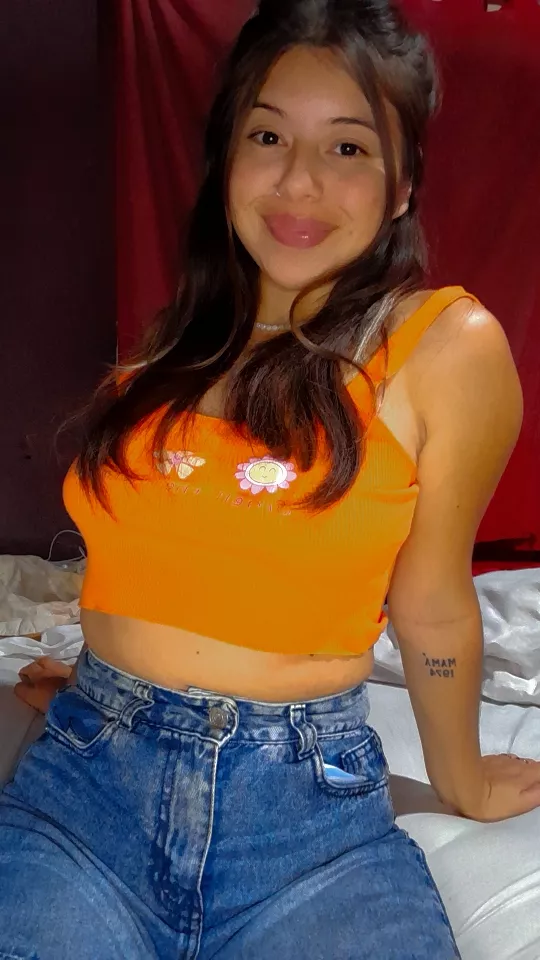 The orange top is my favourite. 🧡