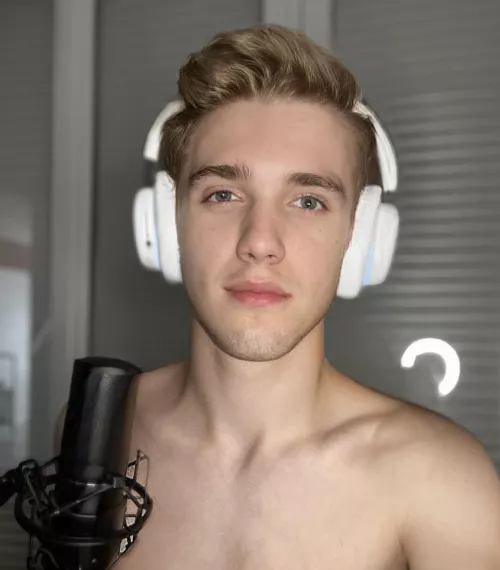 Wanna play with me tonight ?