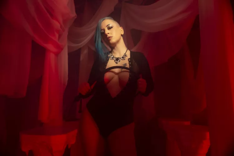 Watch me pleasure a real man while you sit locked 🔒