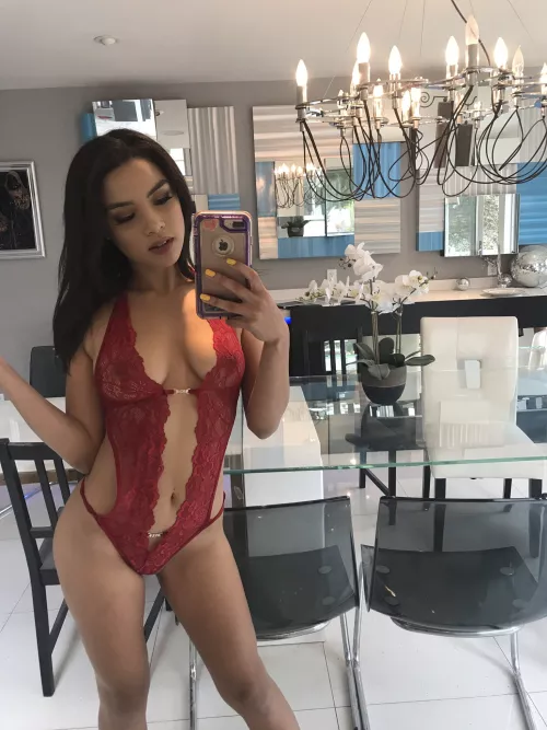 When the lights it's right