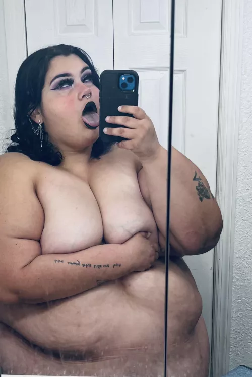 Who’s tryna lemme be their c*m slut