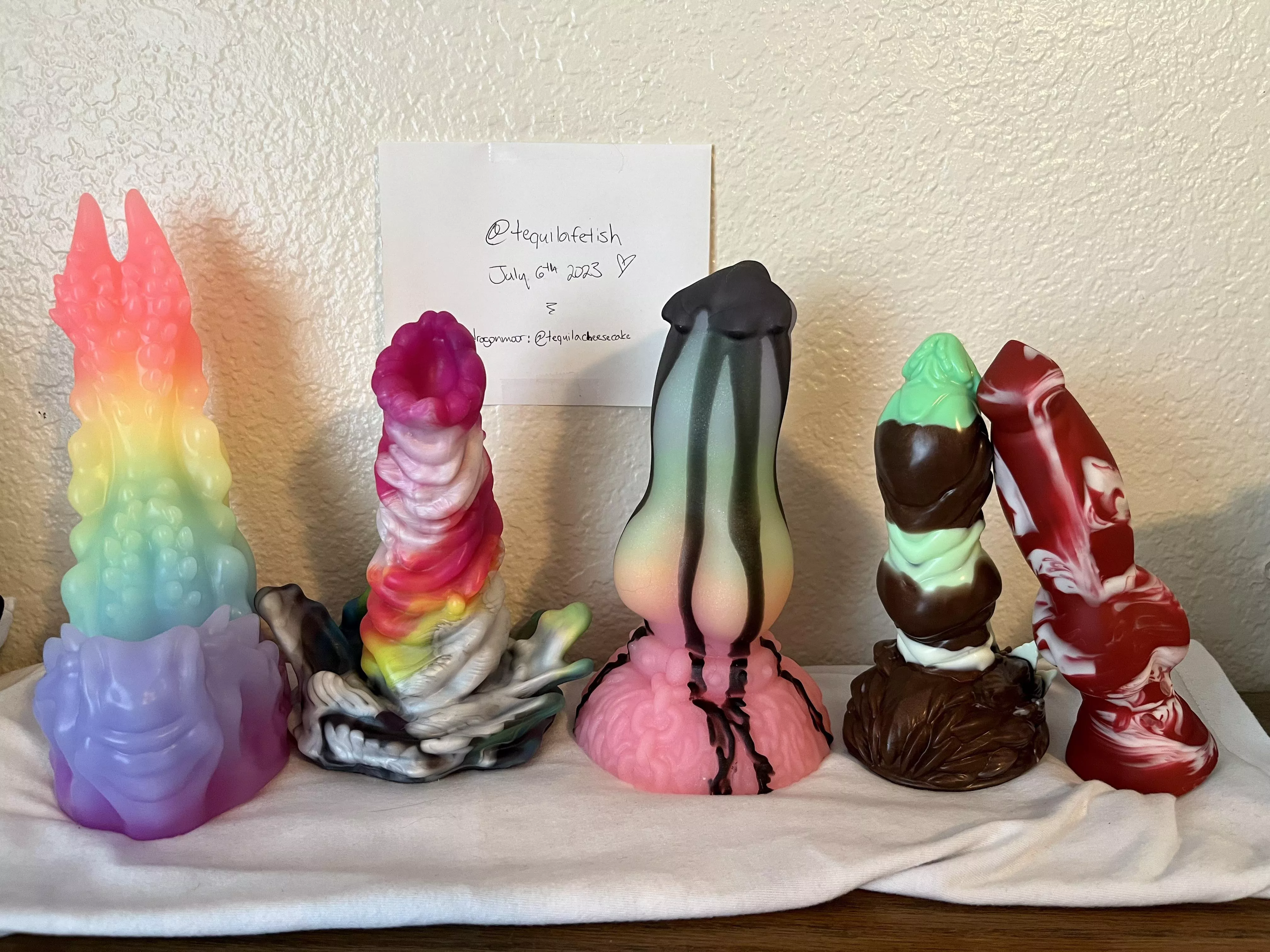 WTS 5 Toys — Rainbows & Knots Edition! More info below