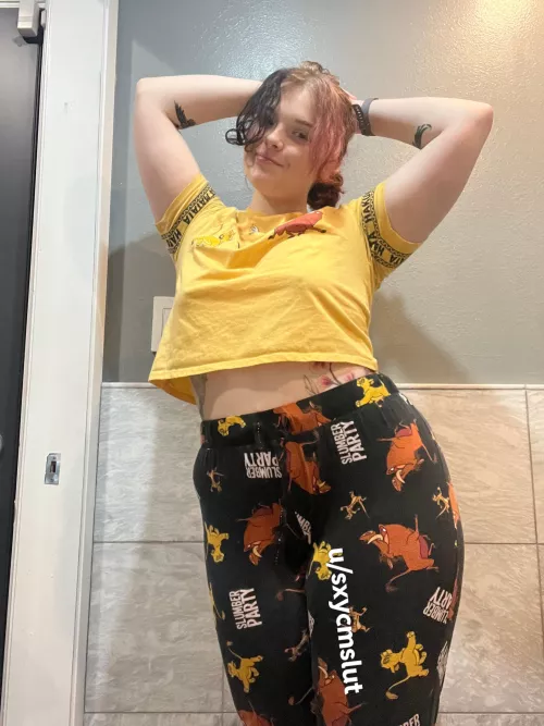 You can actually see five tats in this pic!