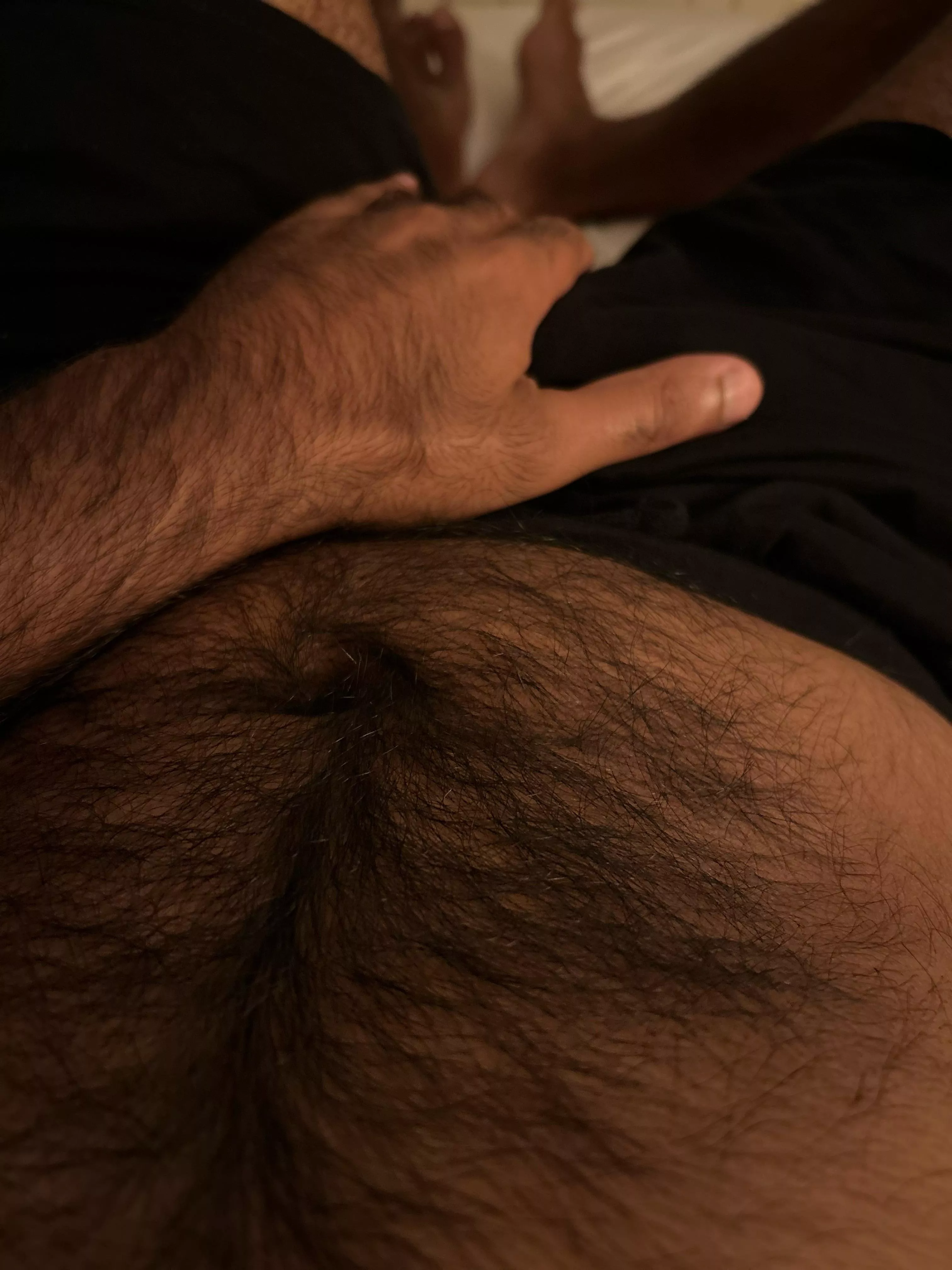 31 UK Indian hairy dad bod. Snap: md36990