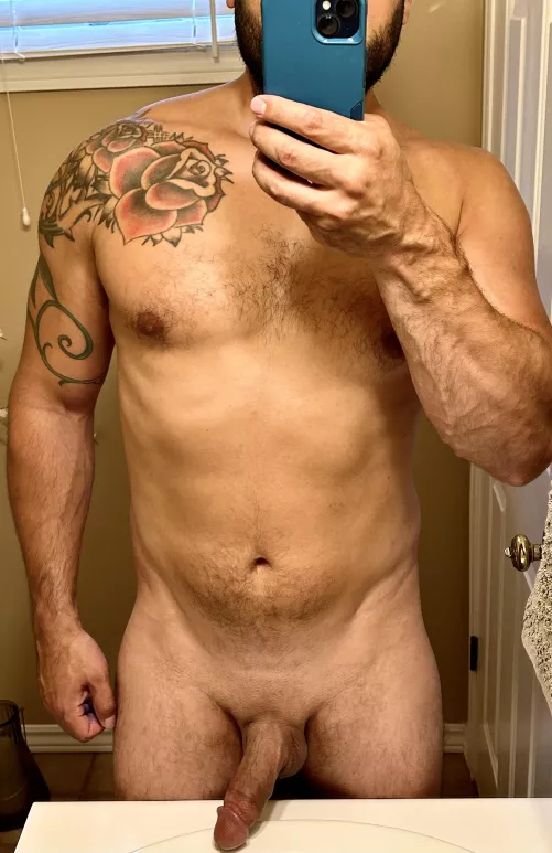 (38) Who likes a big dick daddy ?