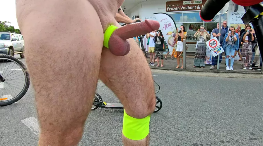A public erection getting appreciation at WNBR Byron Bay