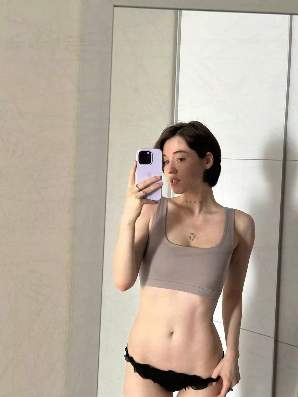 Curvy, natural 20 year old body.