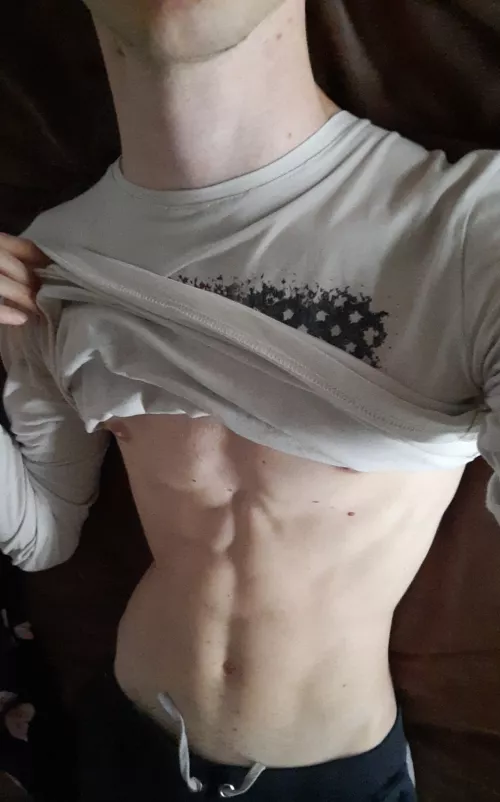 Cute twink for handsome dudes/dads, add me jomarcus22