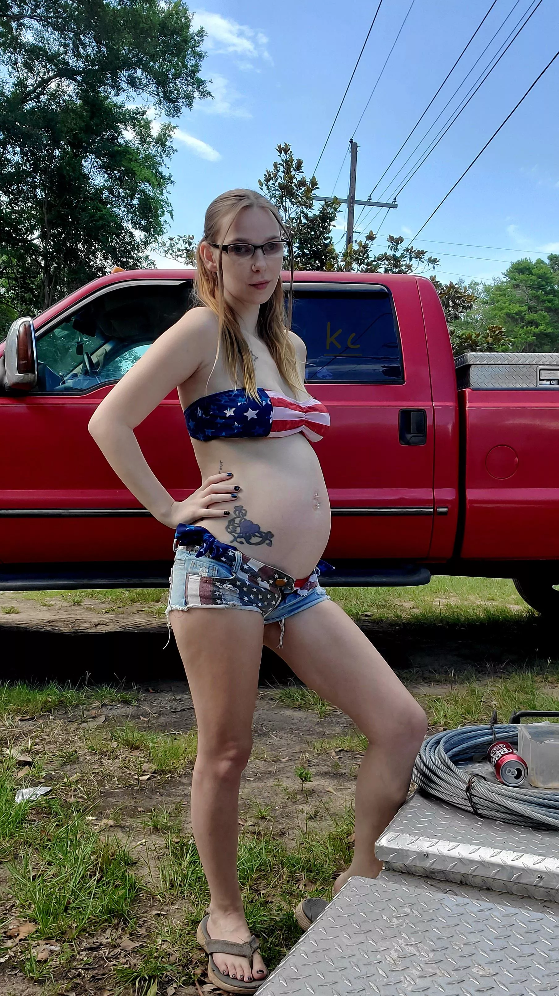 Do I look 27 weeks pregnant?