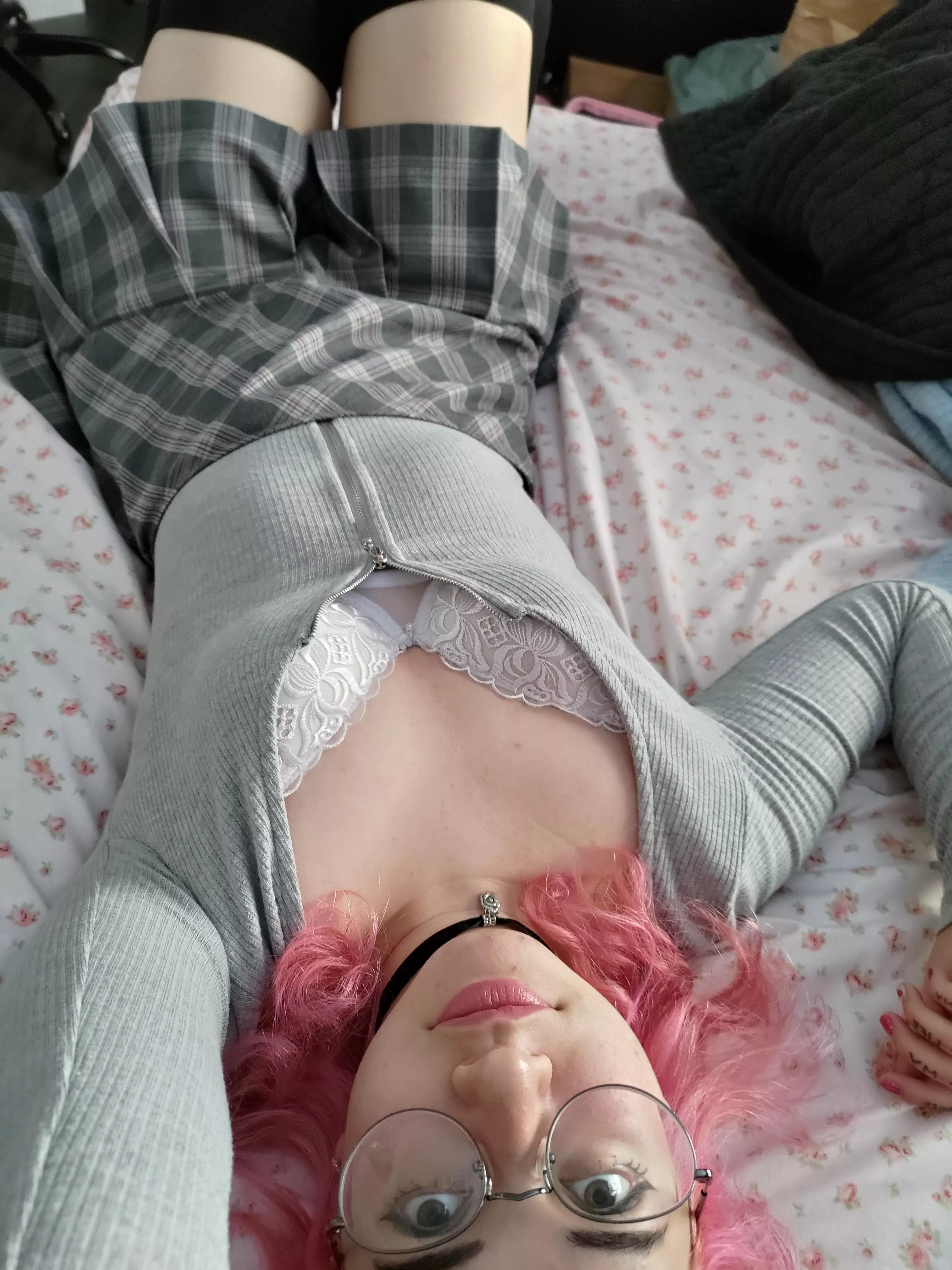 Hi cutie, how's the view?💗