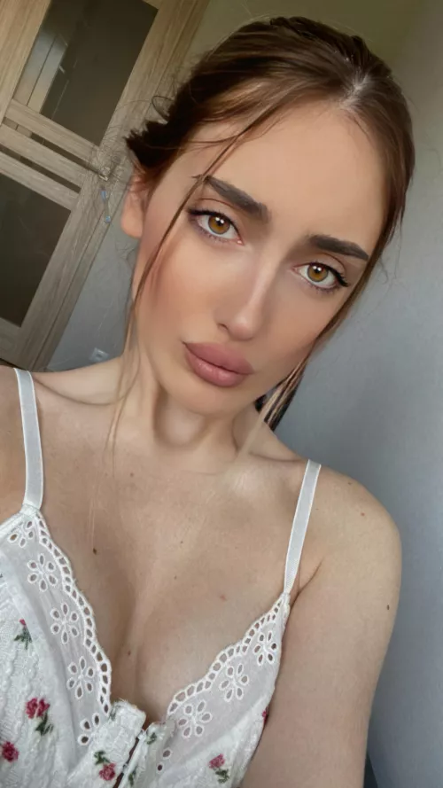 I am a very sweet and pretty girl :)