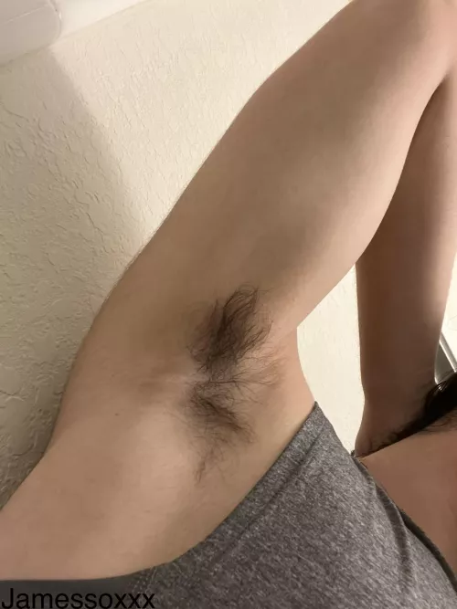 I bet you wish you could inhale the ripe scent of my pits😈👃