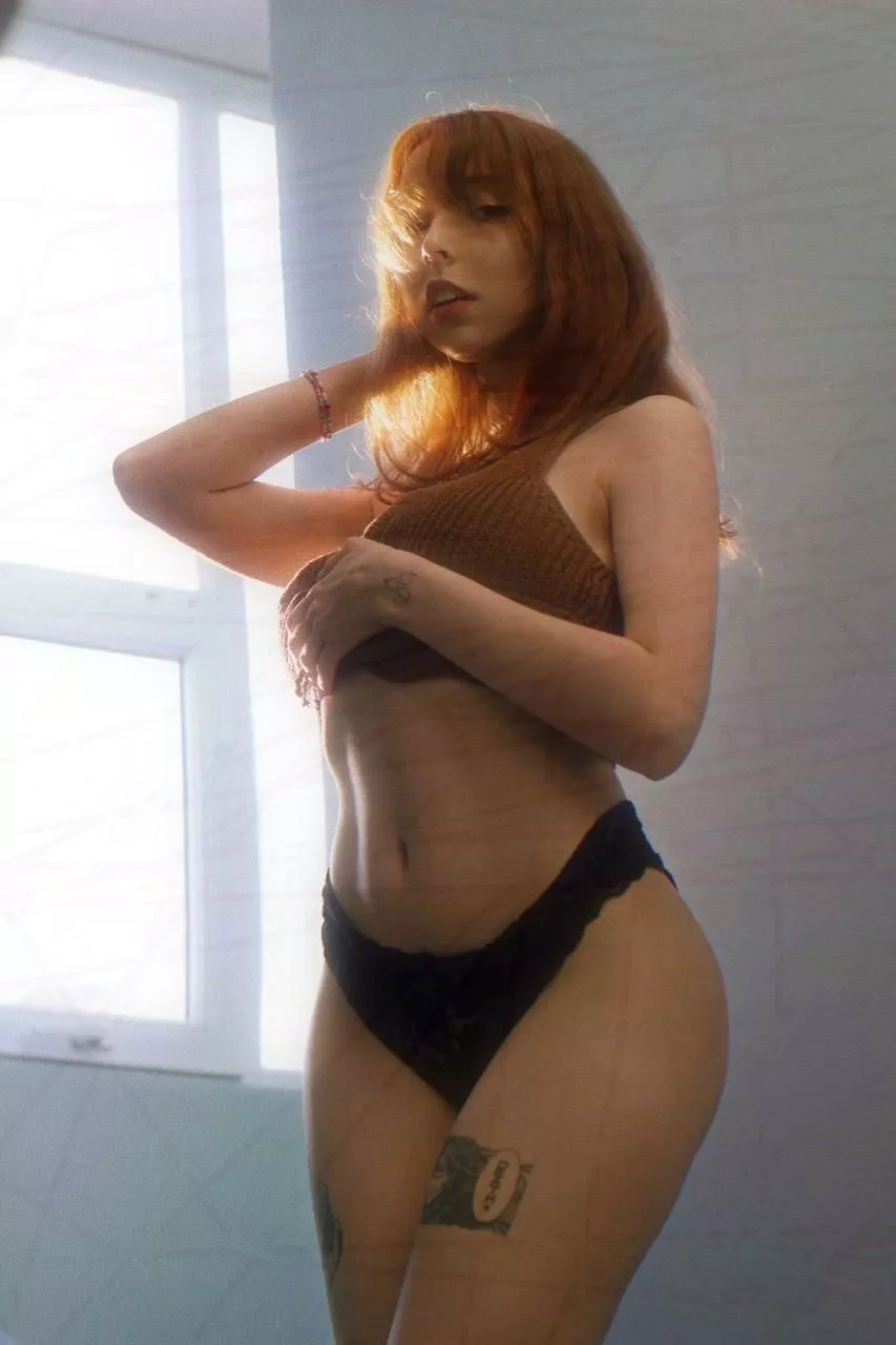 I get so wet when letting strangers watch me masturbate