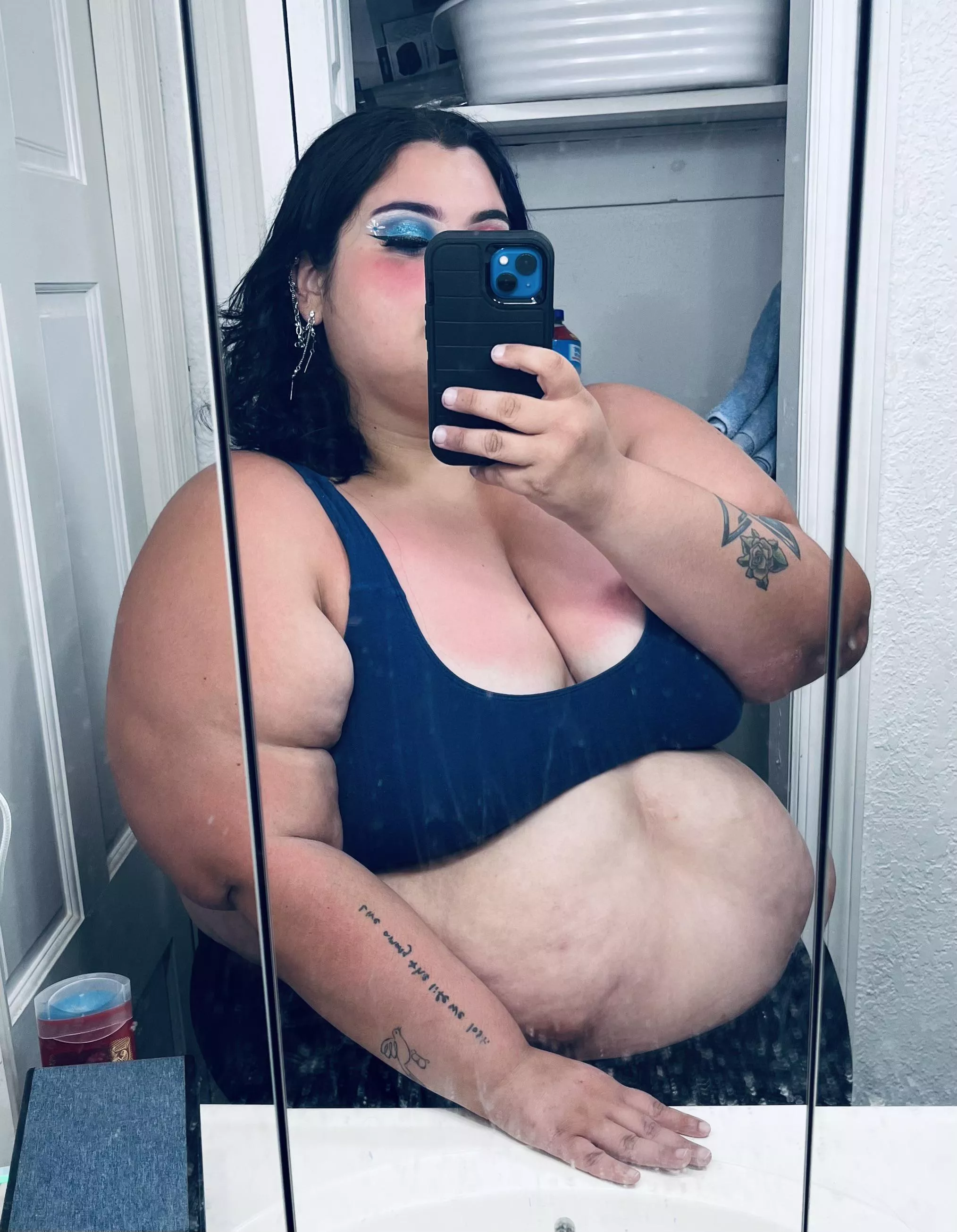 If we hit 1K followers before or on My birthday what should I post to celebrate?😉