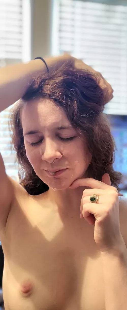 I'm an absolute whore for cum