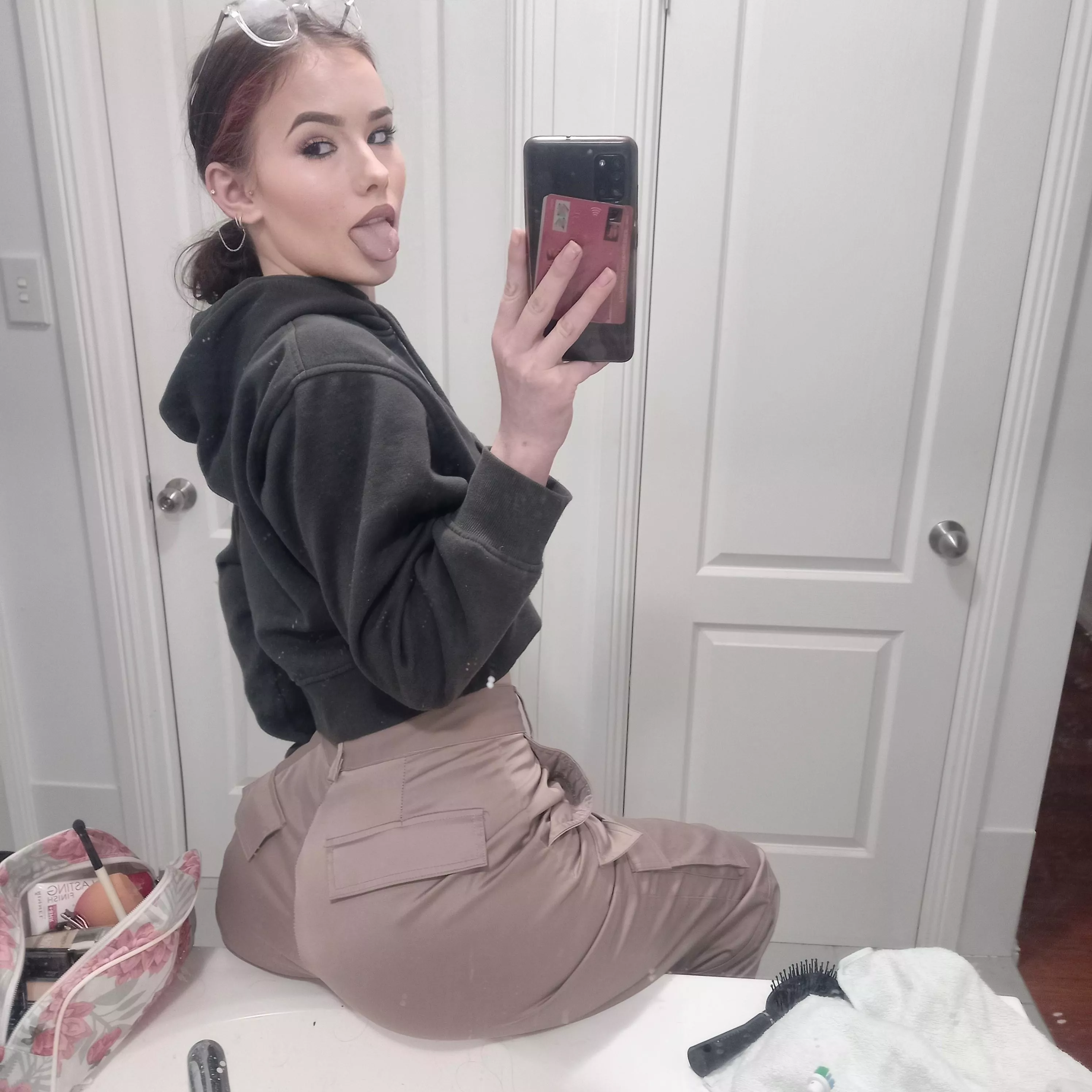 Just want to sit on u like this daddy [18f]