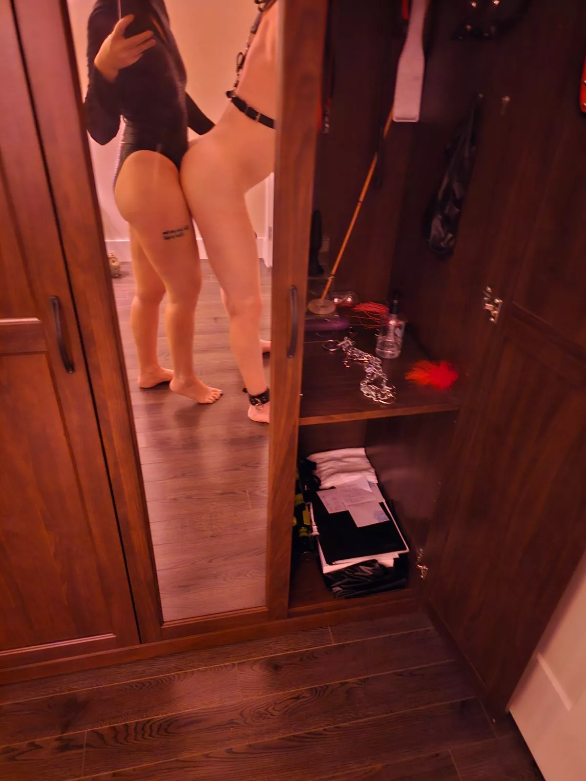 Looking for someone to sext with while he's tied to the wall and moaning through the gag ⛓️