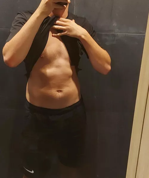 [M] Happy Sunday everyone ;)