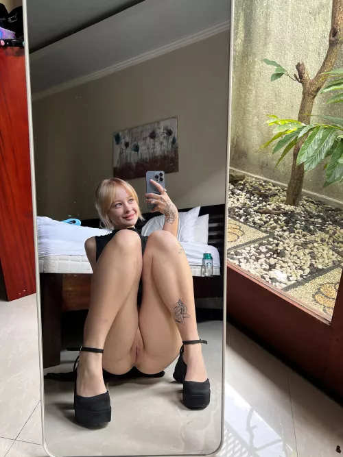 My pussy wants you to enter it right here