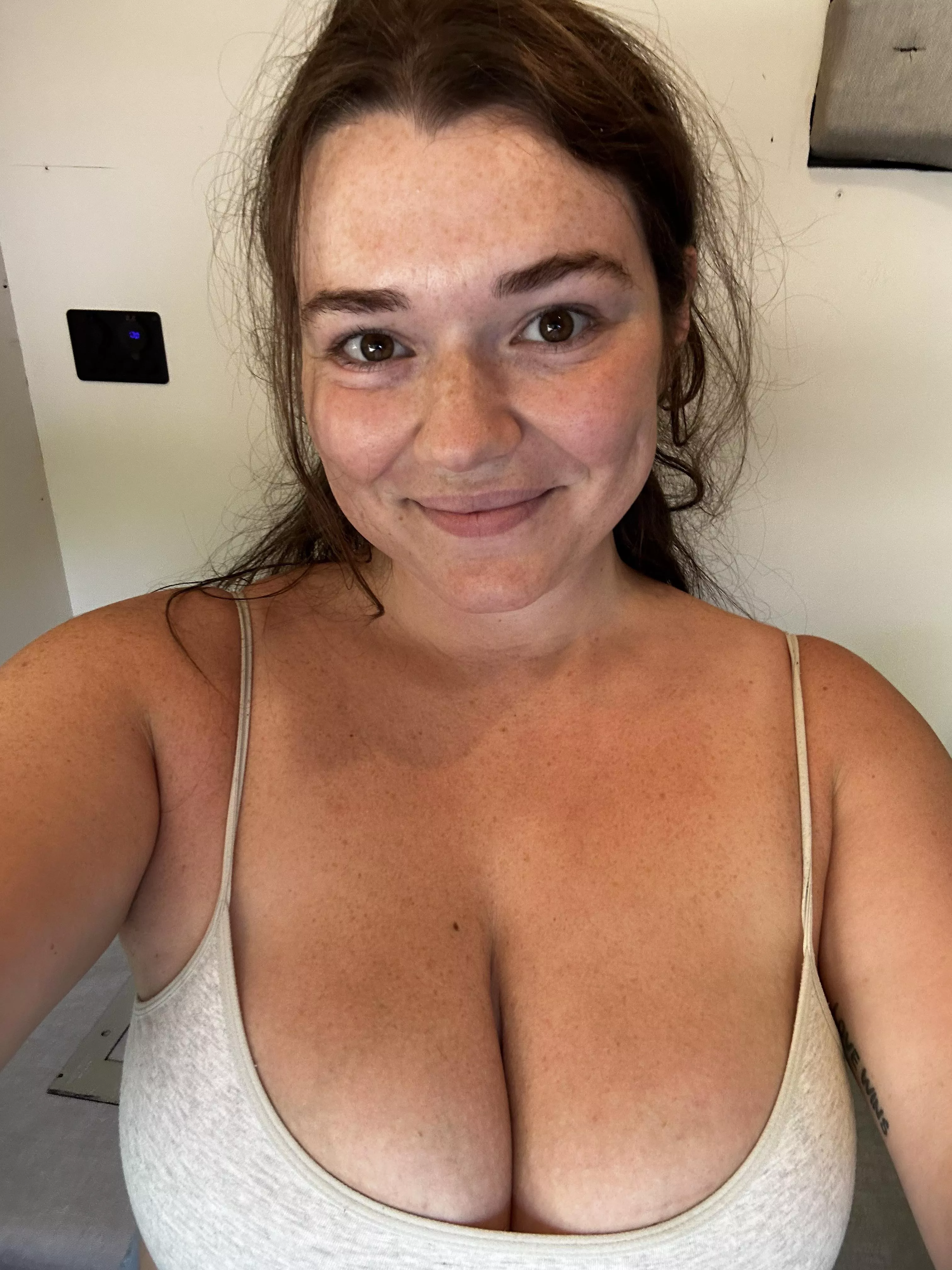 Please excuse my bedhead and focus on my frecks