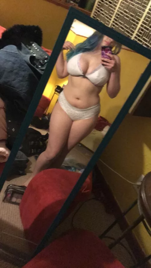 Throwback to doing burlesque and always having cute underthings to wear for it 🥰