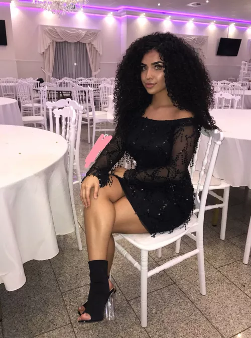 Tight dress with some see trough on the armsides