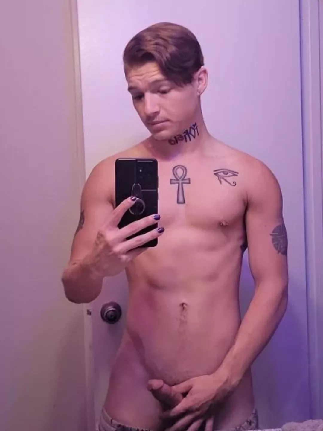 Too horny to sleep 😩