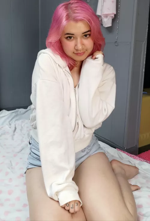 U can never be too cozy :3