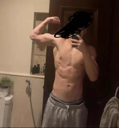 20us dom jock looking for a sub obedient slut(fit only). Toys++. Snap: Evan_agold2022