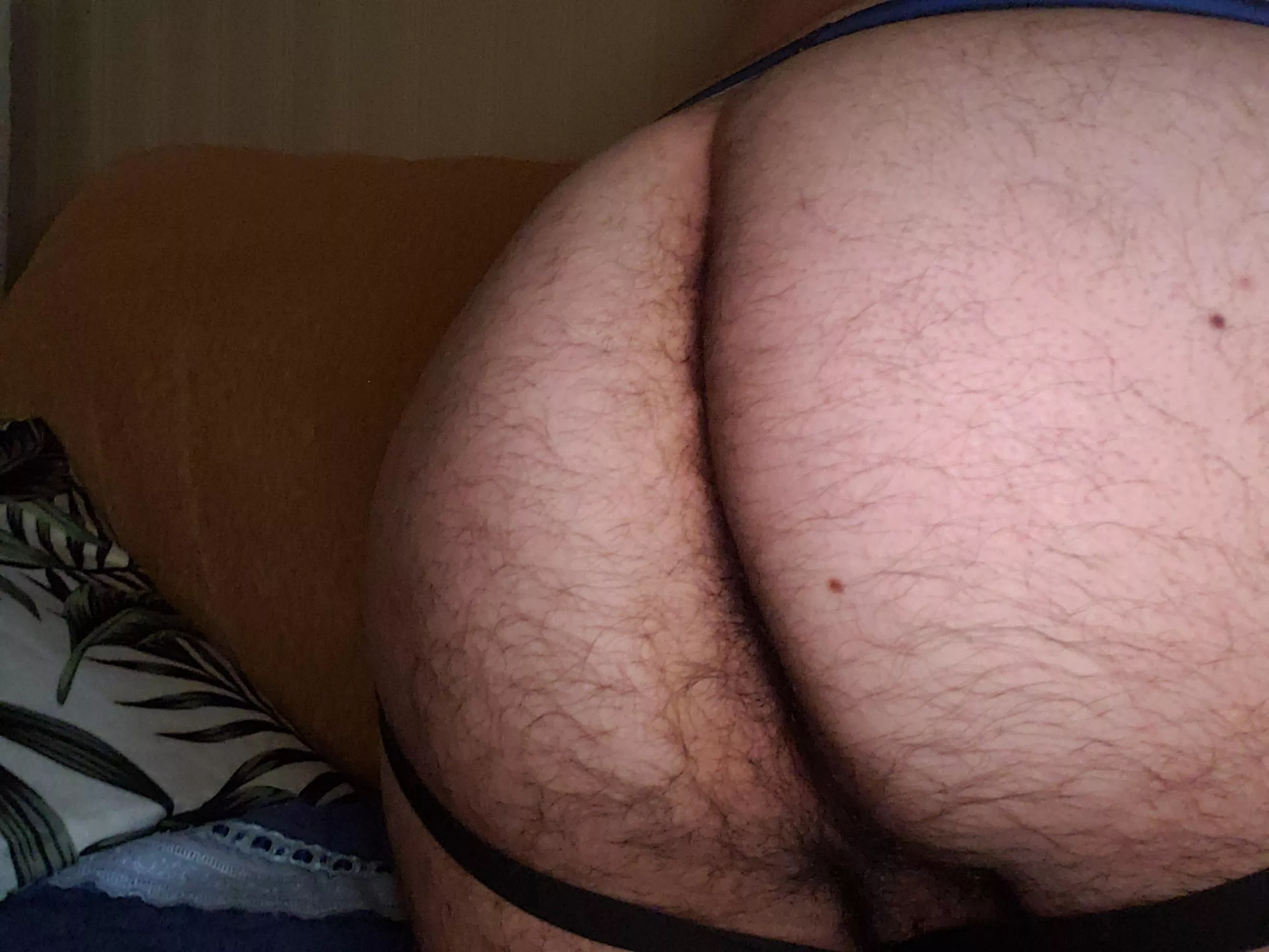 [29] Virgin curious ass for muscular dudes. Hmu