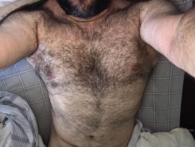 40m Melbourne Australian looking for some good mates for hugs, fwb