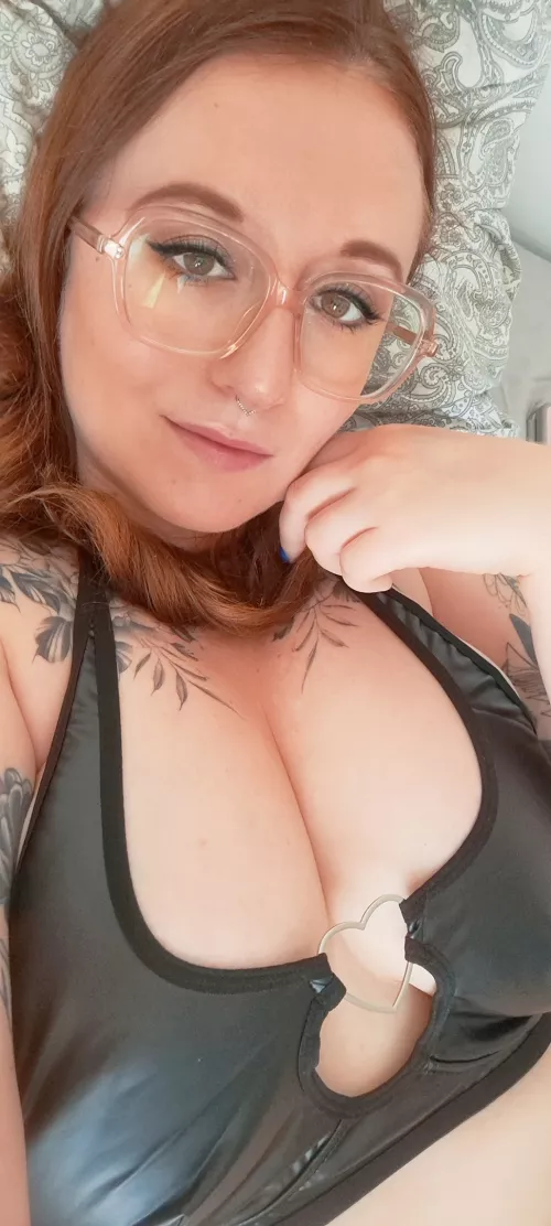 Alt, busty and redhead, waiting for you 🖤👀