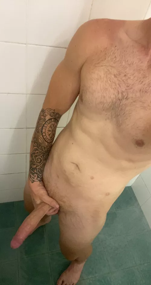 Any ladies fan of Aussies 🤔 first post 🙈 [M26]