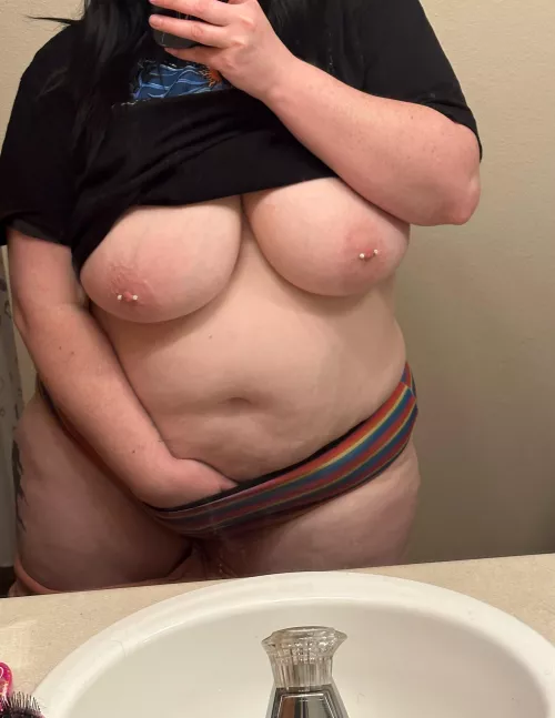 Being stoned really makes wanna touch my 🐱🫢[F]