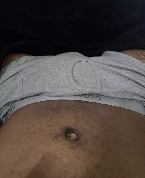 Black guy here willing to compare