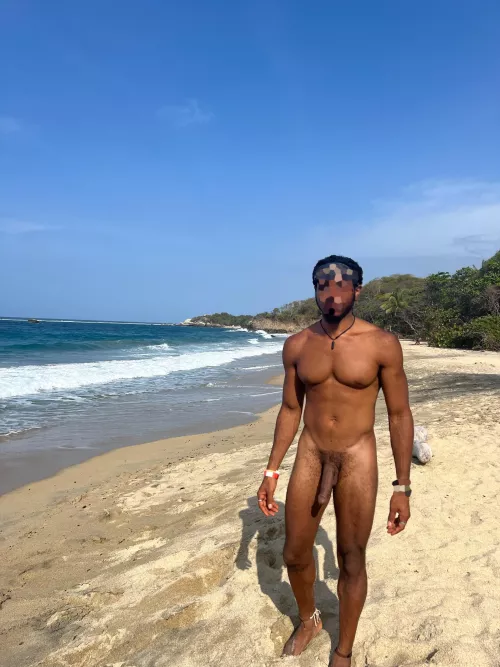 Blue water, sunshine & casual stroll