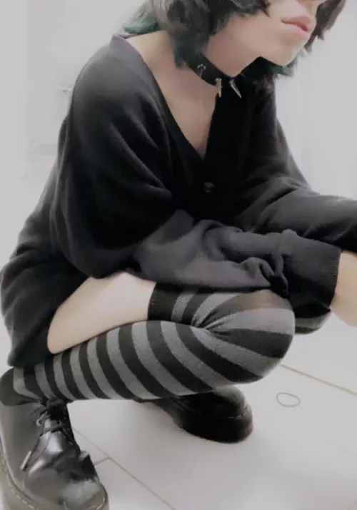 does anyone like goth femboys?