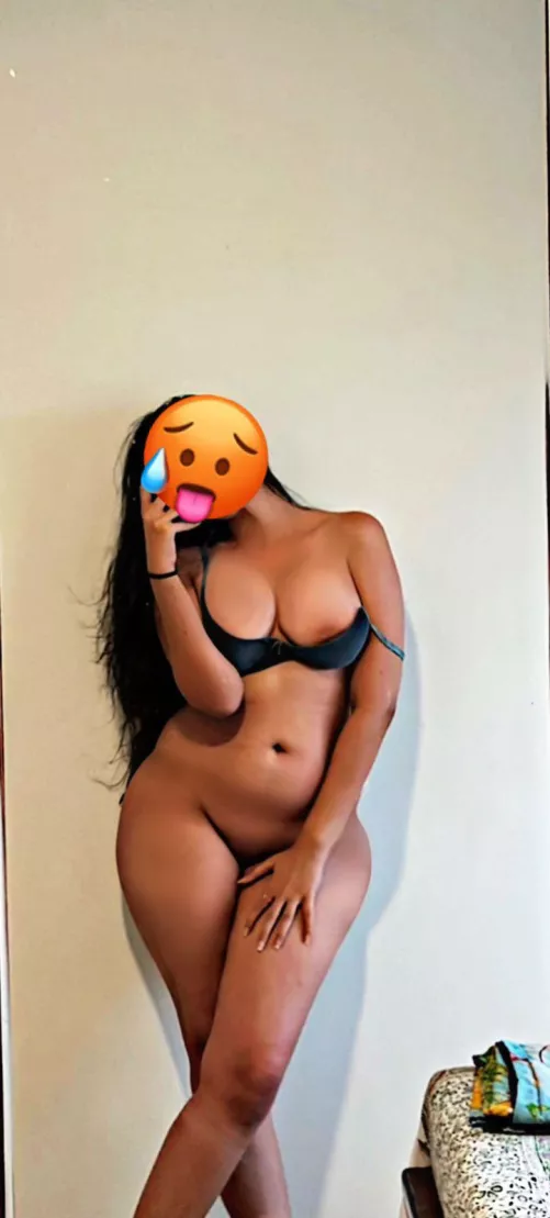 F-22, 154 LBS, 5’10 first post about my body, bit hesitant cause my bf doesn’t find it worthy