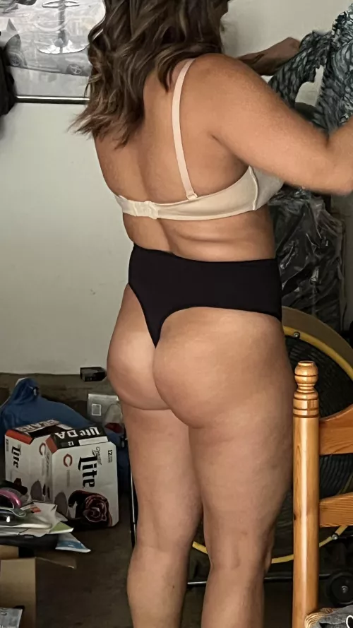 Getting ready to meet a cake but the dress wouldn’t zip